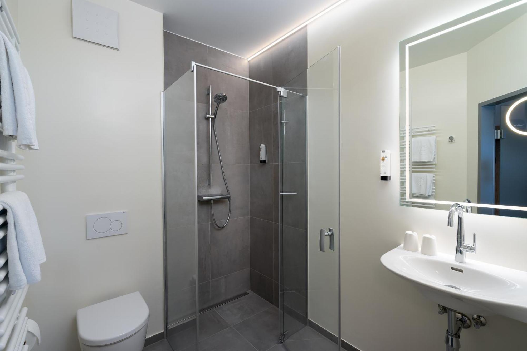 City Hotel Stockerau Extérieur photo
