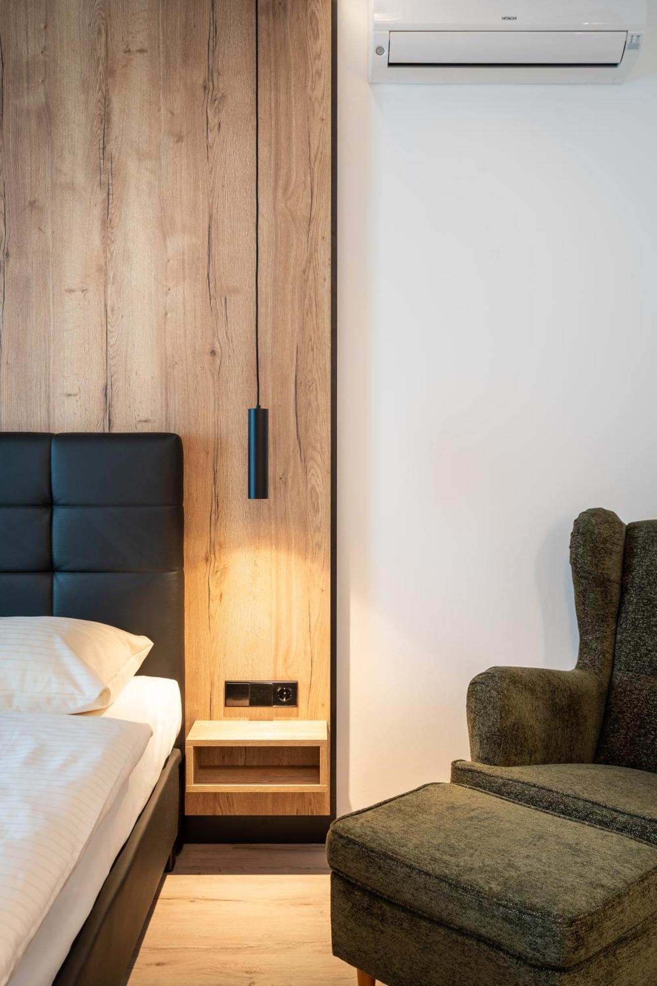 City Hotel Stockerau Extérieur photo