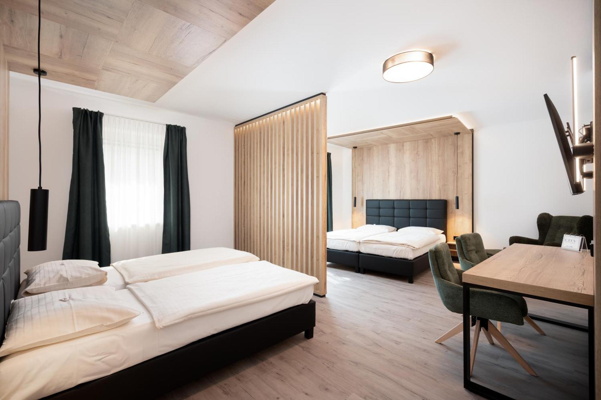 City Hotel Stockerau Extérieur photo