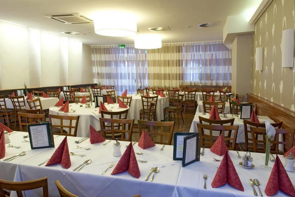 City Hotel Stockerau Extérieur photo