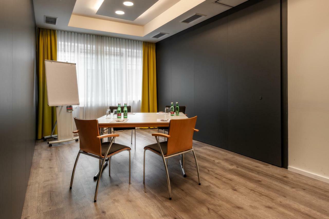 City Hotel Stockerau Extérieur photo