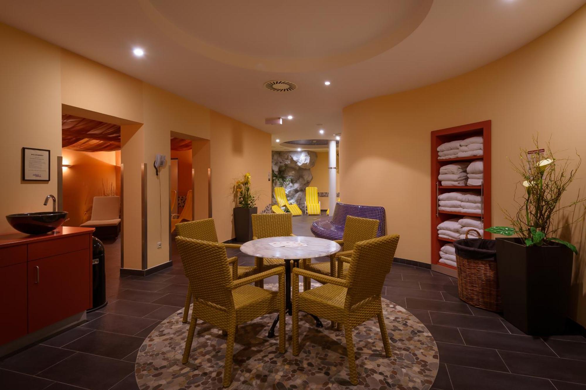 City Hotel Stockerau Extérieur photo